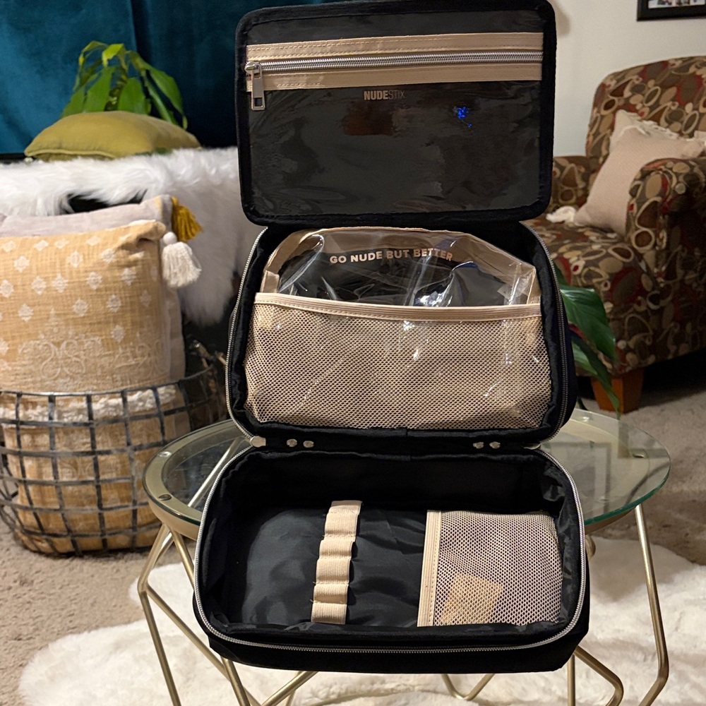 NUDESTIX Black and Cream Travel Organizer